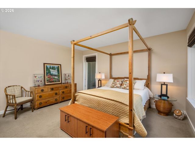 762 Nw WESTOVER Sq, Portland, OR 97210