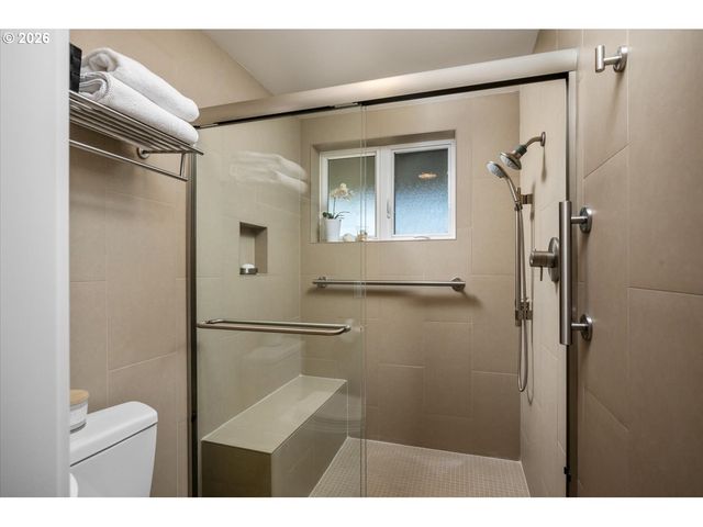 762 Nw WESTOVER Sq, Portland, OR 97210