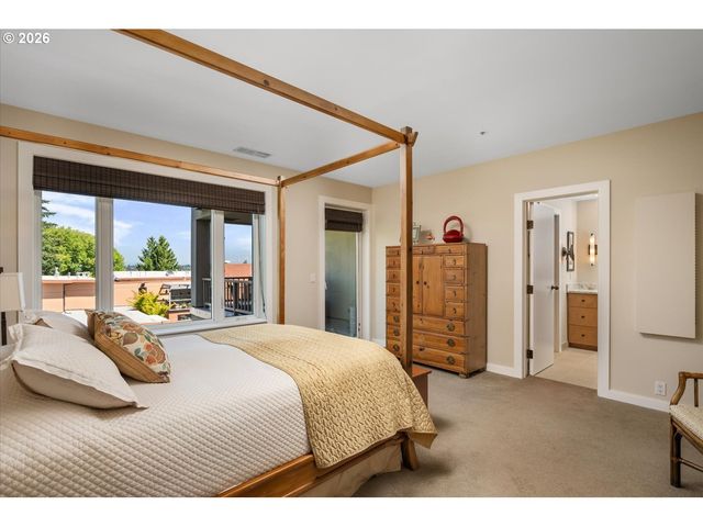 762 Nw WESTOVER Sq, Portland, OR 97210