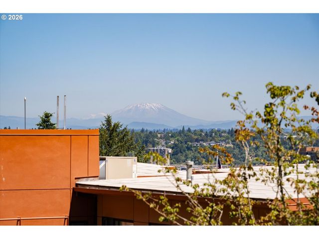 762 Nw WESTOVER Sq, Portland, OR 97210