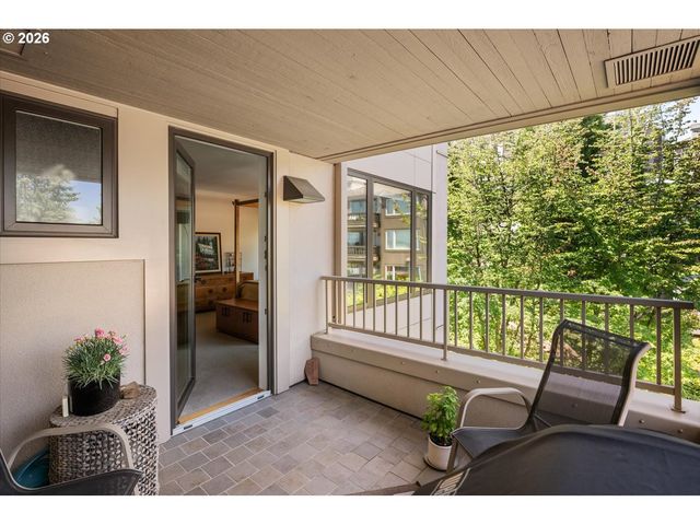 762 Nw WESTOVER Sq, Portland, OR 97210