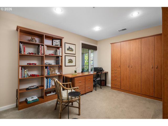 762 Nw WESTOVER Sq, Portland, OR 97210