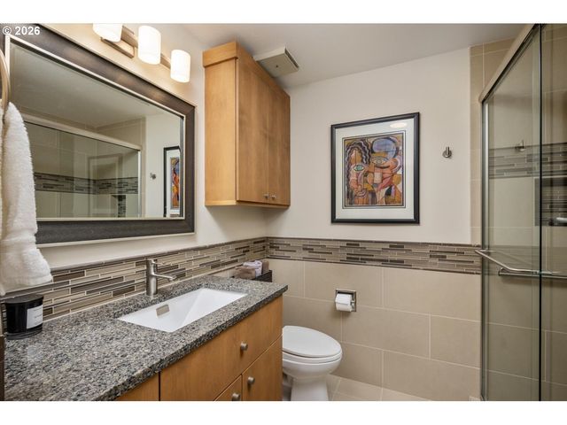 762 Nw WESTOVER Sq, Portland, OR 97210