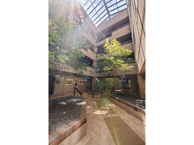 762 Nw WESTOVER Sq, Portland, OR 97210