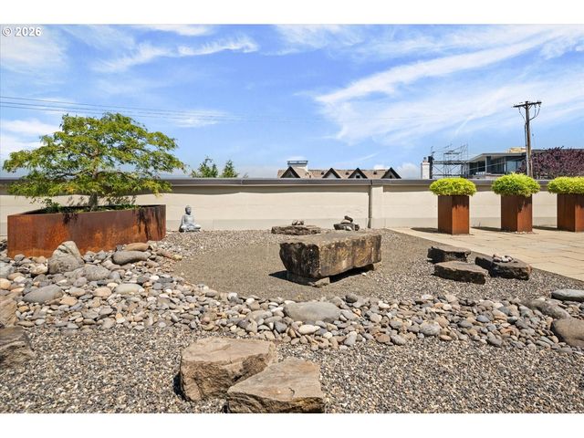 762 Nw WESTOVER Sq, Portland, OR 97210