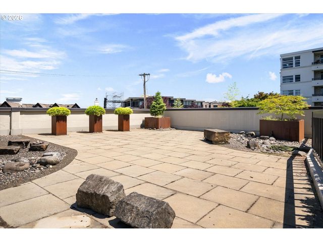 762 Nw WESTOVER Sq, Portland, OR 97210