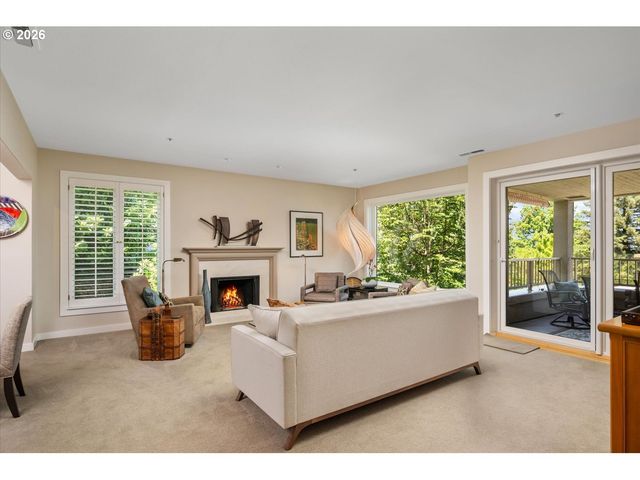 762 Nw WESTOVER Sq, Portland, OR 97210