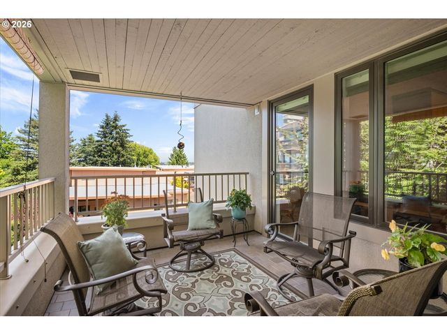 762 Nw WESTOVER Sq, Portland, OR 97210