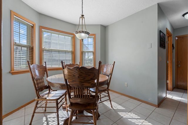 701 E 10th Street, Grove, OK 74344