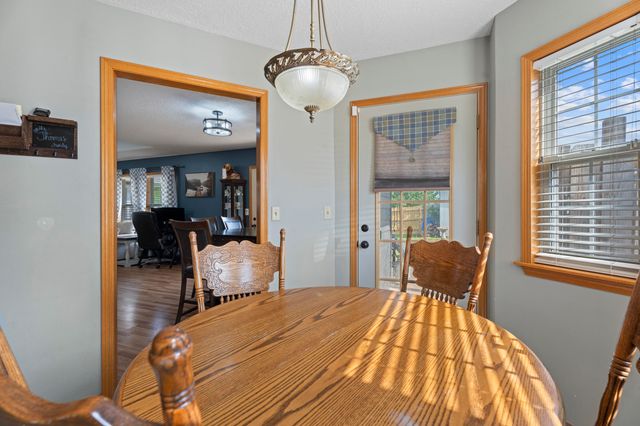 701 E 10th Street, Grove, OK 74344