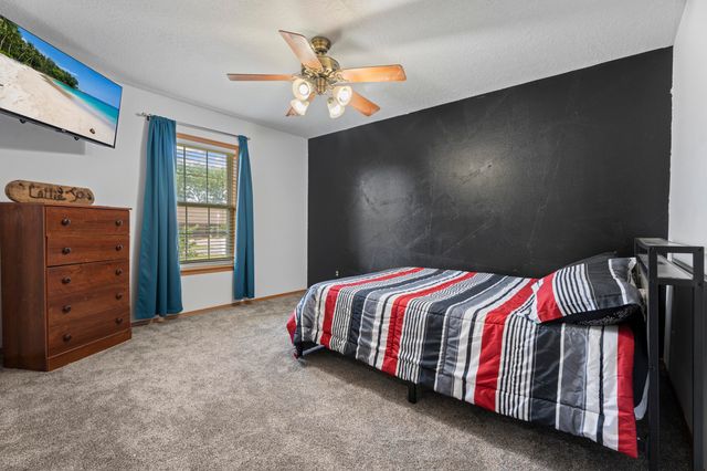 701 E 10th Street, Grove, OK 74344
