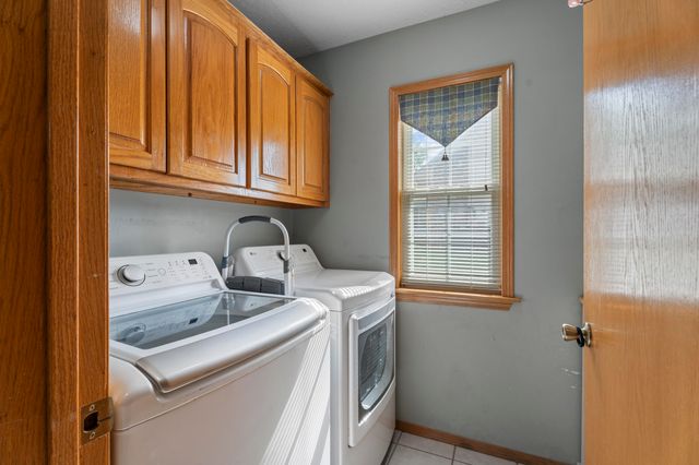 701 E 10th Street, Grove, OK 74344