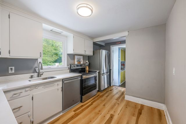 12 Lilian Rd Ext, Framingham, MA 01701