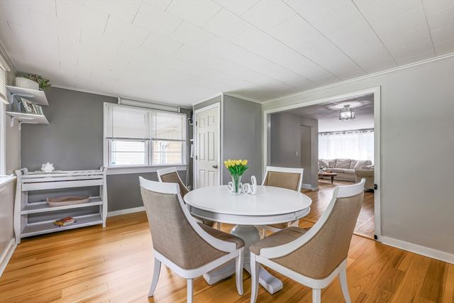 12 Lilian Rd Ext, Framingham, MA 01701