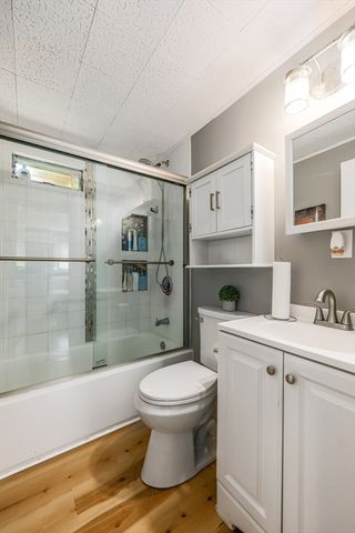 12 Lilian Rd Ext, Framingham, MA 01701