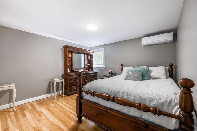 12 Lilian Rd Ext, Framingham, MA 01701