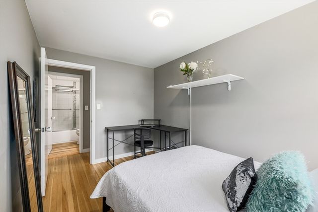 12 Lilian Rd Ext, Framingham, MA 01701