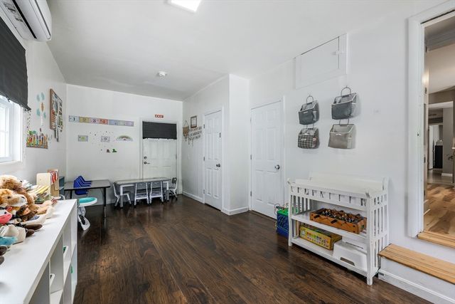 12 Lilian Rd Ext, Framingham, MA 01701