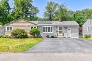 12 Lilian Rd Ext, Framingham, MA 01701