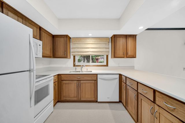 2633 N Stuyvesant Lane, La Porte, IN 46350