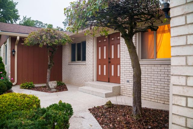 2633 N Stuyvesant Lane, La Porte, IN 46350