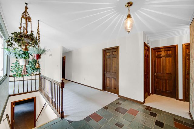 2633 N Stuyvesant Lane, La Porte, IN 46350
