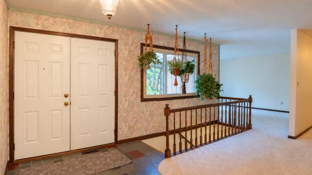 2633 N Stuyvesant Lane, La Porte, IN 46350