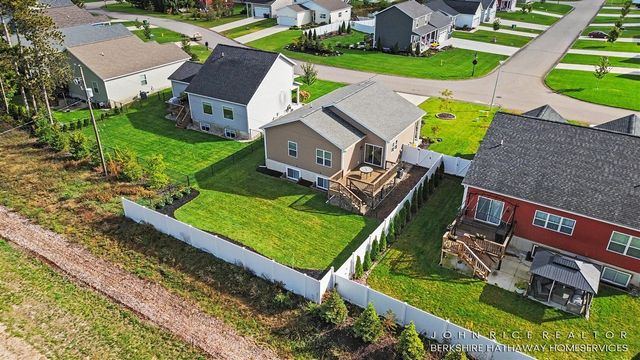 6009 N Bear Den Trail, Muskegon, MI 49444
