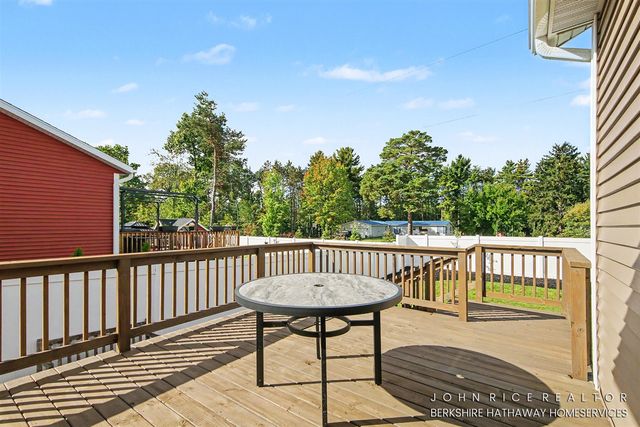 6009 N Bear Den Trail, Muskegon, MI 49444