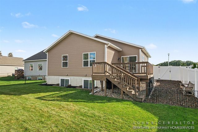 6009 N Bear Den Trail, Muskegon, MI 49444