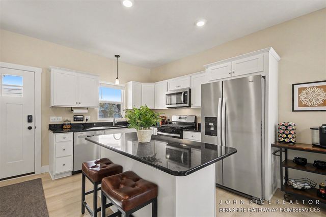 6009 N Bear Den Trail, Muskegon, MI 49444