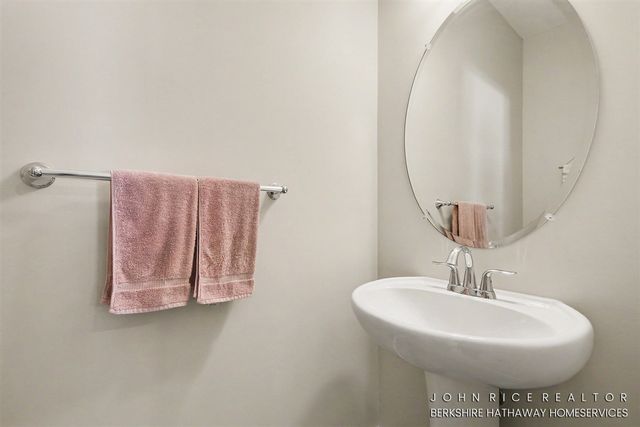 6009 N Bear Den Trail, Muskegon, MI 49444