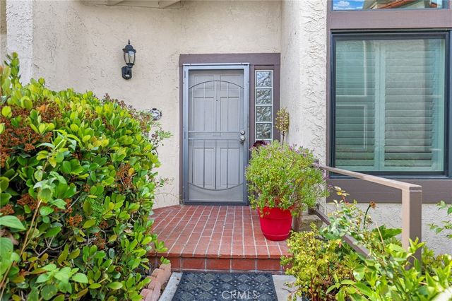 19544 Vasile Cir, Huntington Beach, CA 92646