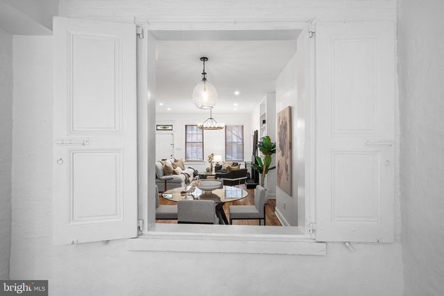 1932 PINE ST, Philadelphia, PA 19103