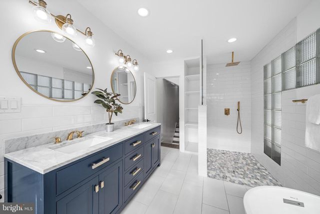 1932 PINE ST, Philadelphia, PA 19103