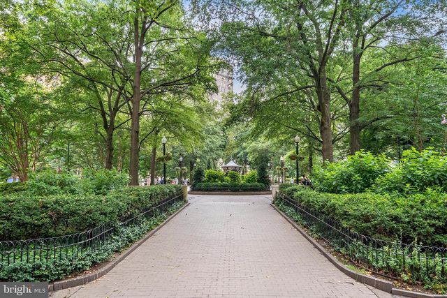 1932 PINE ST, Philadelphia, PA 19103