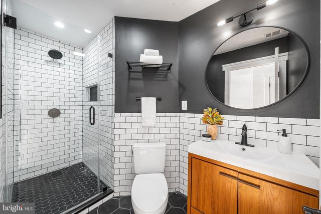 1932 PINE ST, Philadelphia, PA 19103