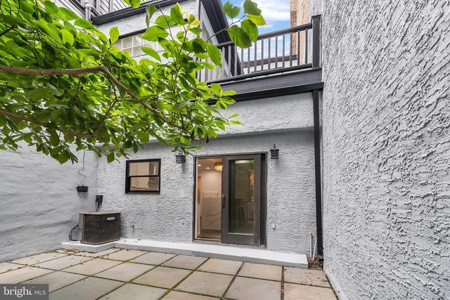 1932 PINE ST, Philadelphia, PA 19103