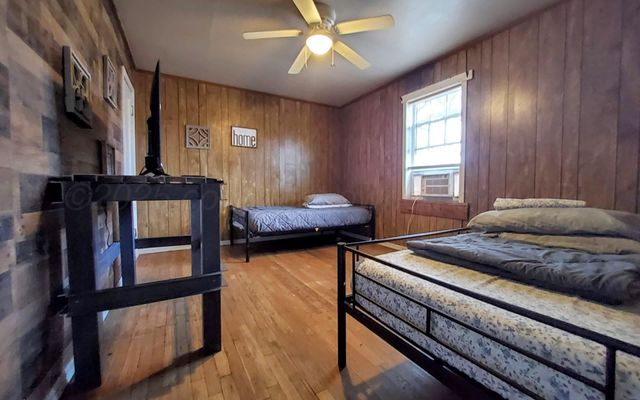 112 S Wilhelm Avenue, Stinnett, TX 79083