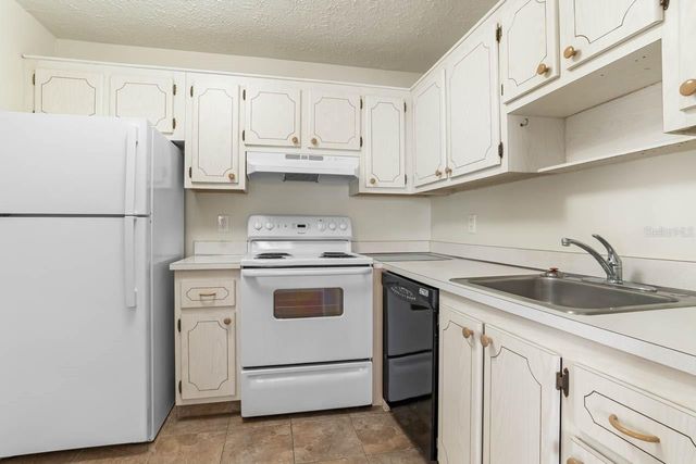 1902 ANDOVER STREET 203, Sun City Center, FL 33573