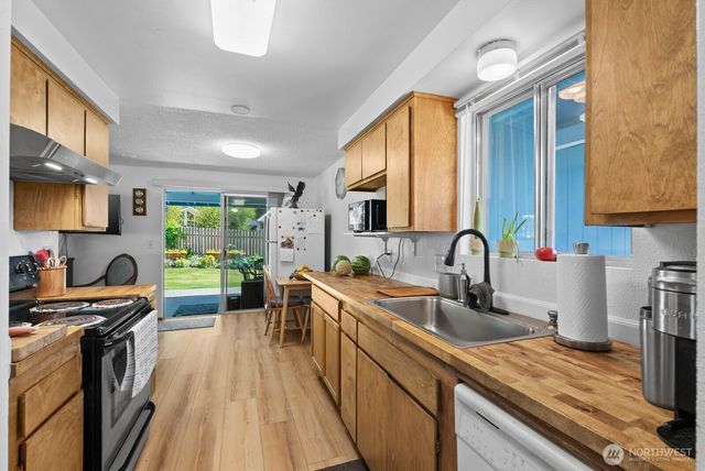 4927 236th Place SE, Woodinville, WA 98072
