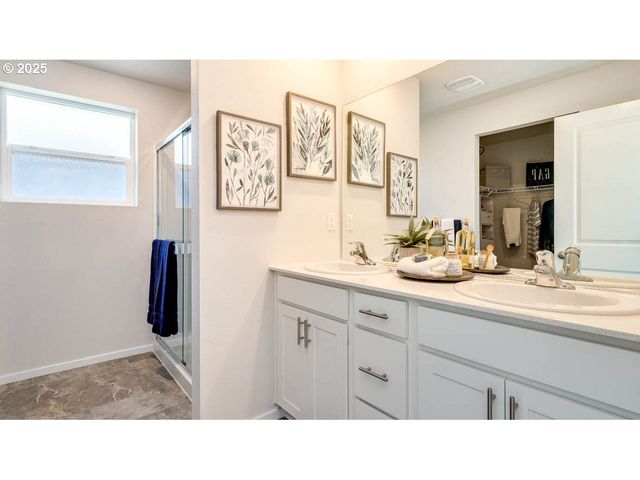 2822 Pierce Pkwy, Springfield, OR 97477