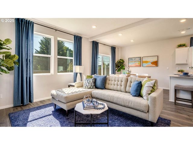 2822 Pierce Pkwy, Springfield, OR 97477