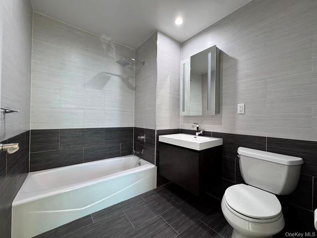 142-38 37th Avenue 13C, Flushing, NY 11354