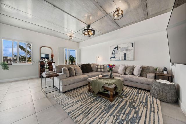 111 SE 2nd Street 201, Delray Beach, FL 33444