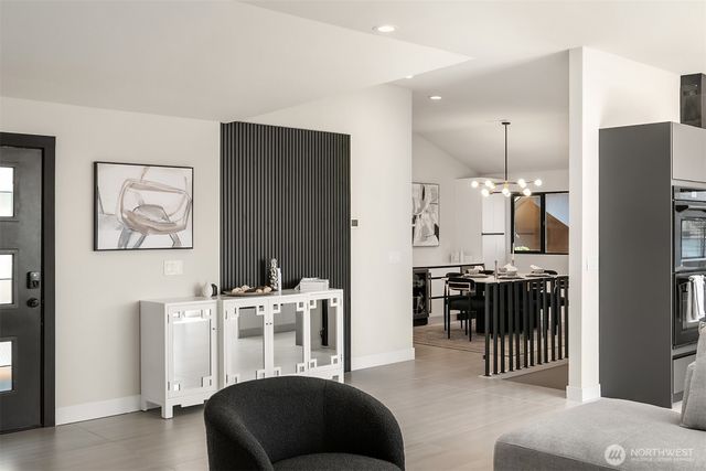 8340 Avalon Drive, Mercer Island, WA 98040