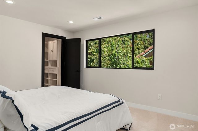 8340 Avalon Drive, Mercer Island, WA 98040