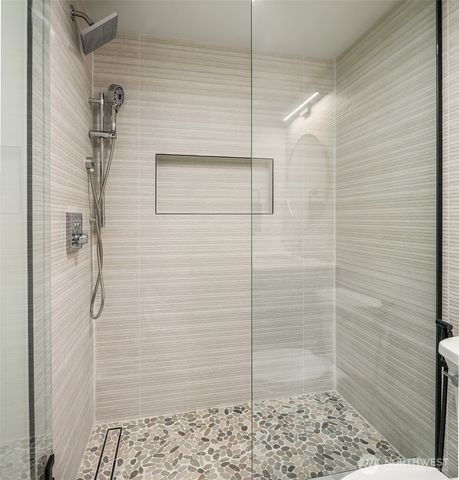 8340 Avalon Drive, Mercer Island, WA 98040