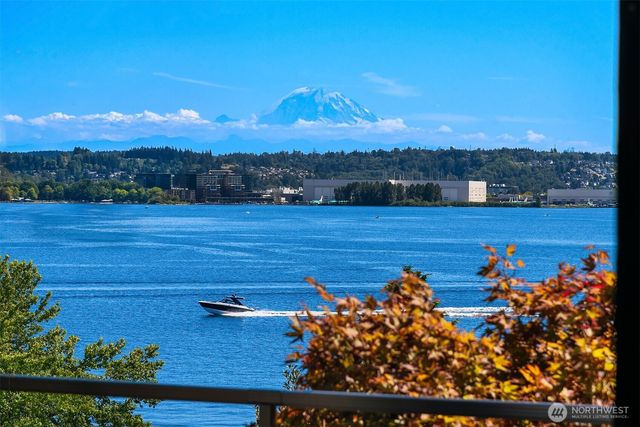 8340 Avalon Drive, Mercer Island, WA 98040