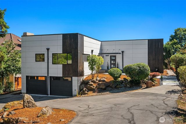 8340 Avalon Drive, Mercer Island, WA 98040